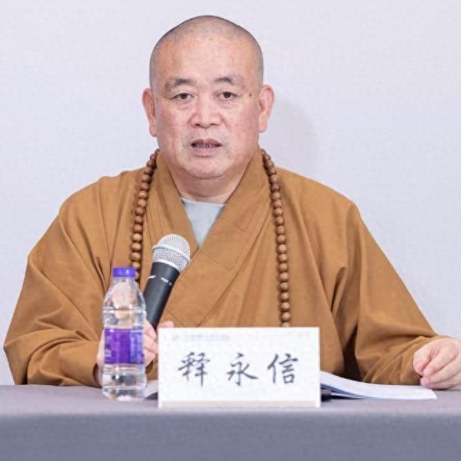 释永信恐怕难以活着走出监狱大门。被判处24年刑期，他这辈子还能走出监狱吗？他90