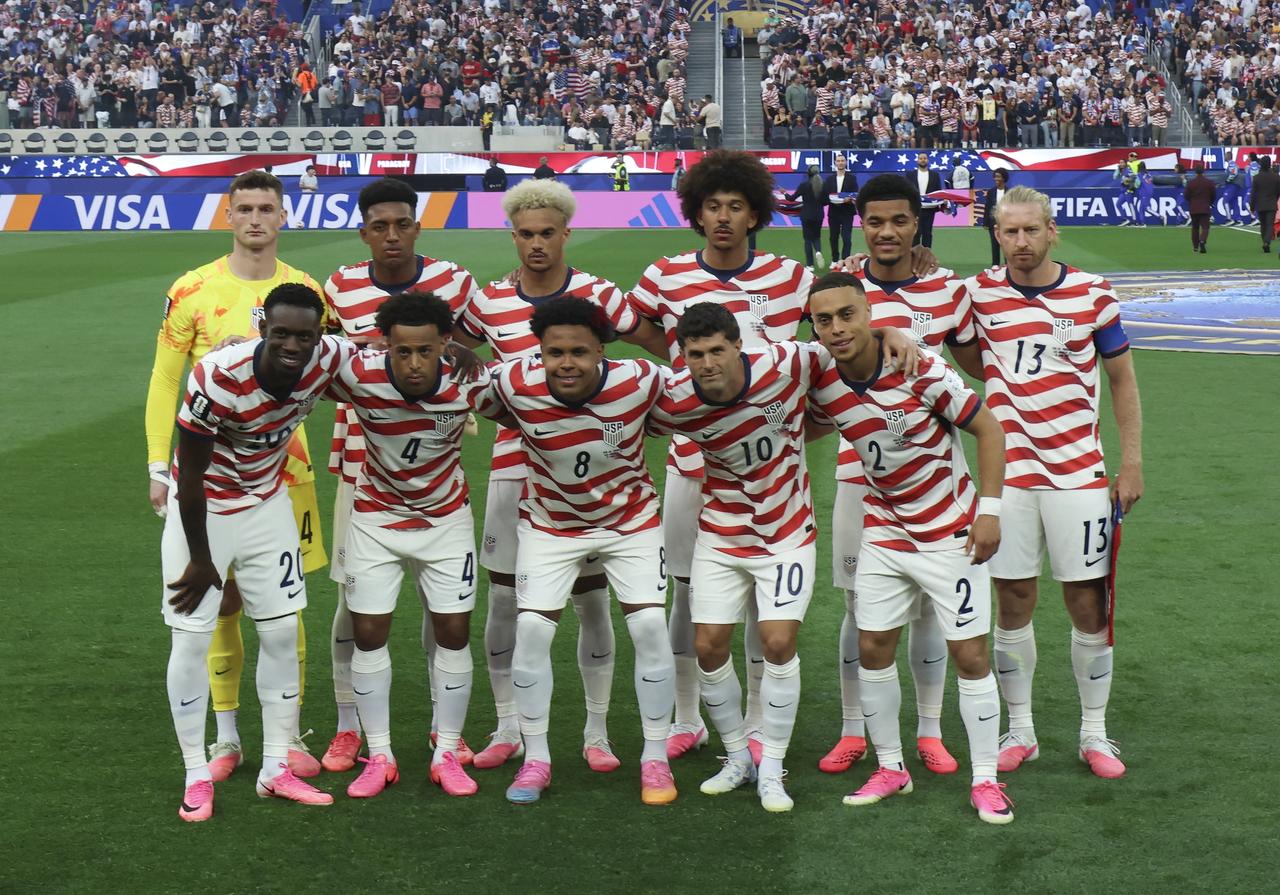 世界杯4-1巴拉圭，美国足球为什么突然强了？

美国足球一直强的，世界杯常客，说