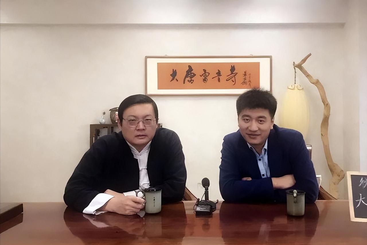 41岁的张雪峰，说没就没了！

可能有人不知道，张雪峰其实是老梁的徒弟，俩人的师