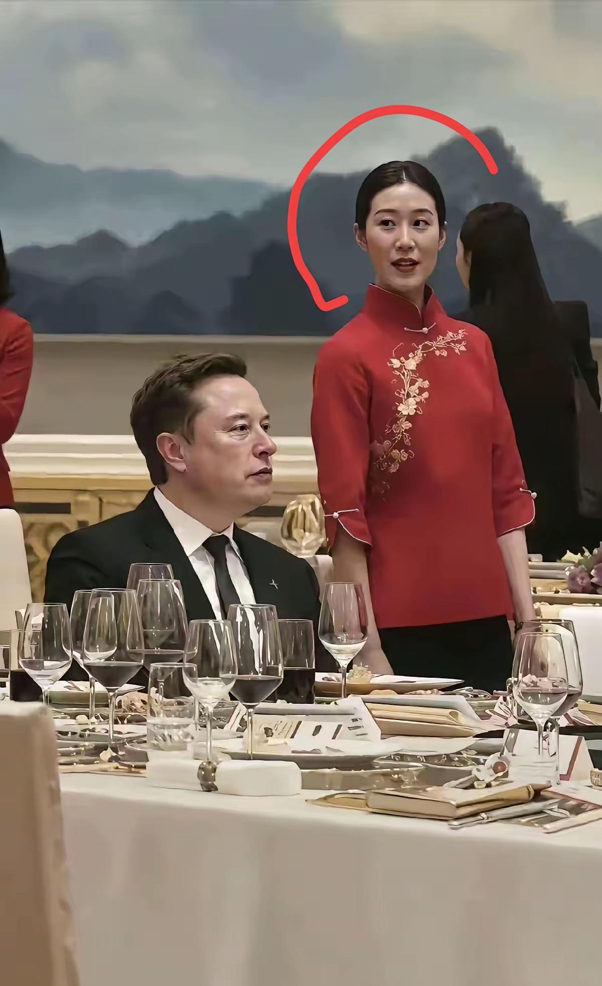 按照目前市场上服务员的行情，月薪都在4500～5000元左右。

但这个地方工作