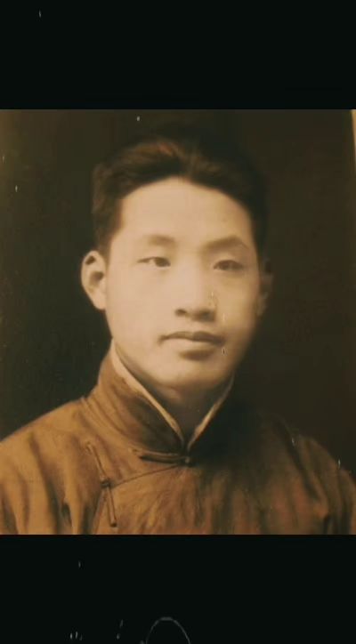 我的先辈我的神！ 万墨白，上海青帮头领，抗日义士。1937年8月上海淞...