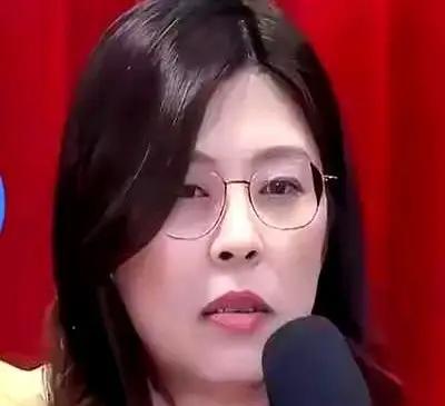 金门人每天看着厦门的灯，

却要靠船运青提贵三倍，

桥修了八年还没通到这边。