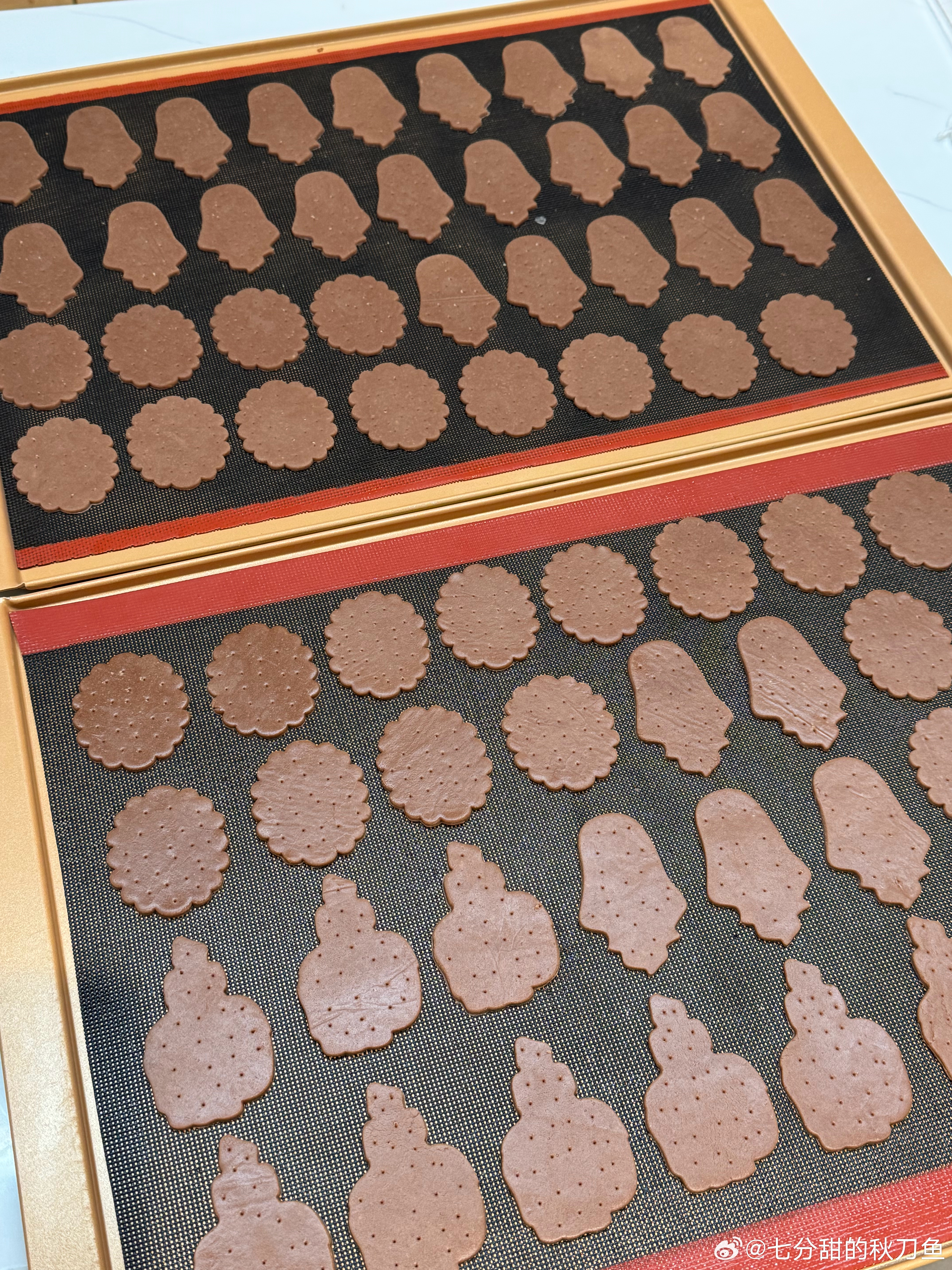 要画这么多糖霜饼干，看得我脑袋大大的 ​​​