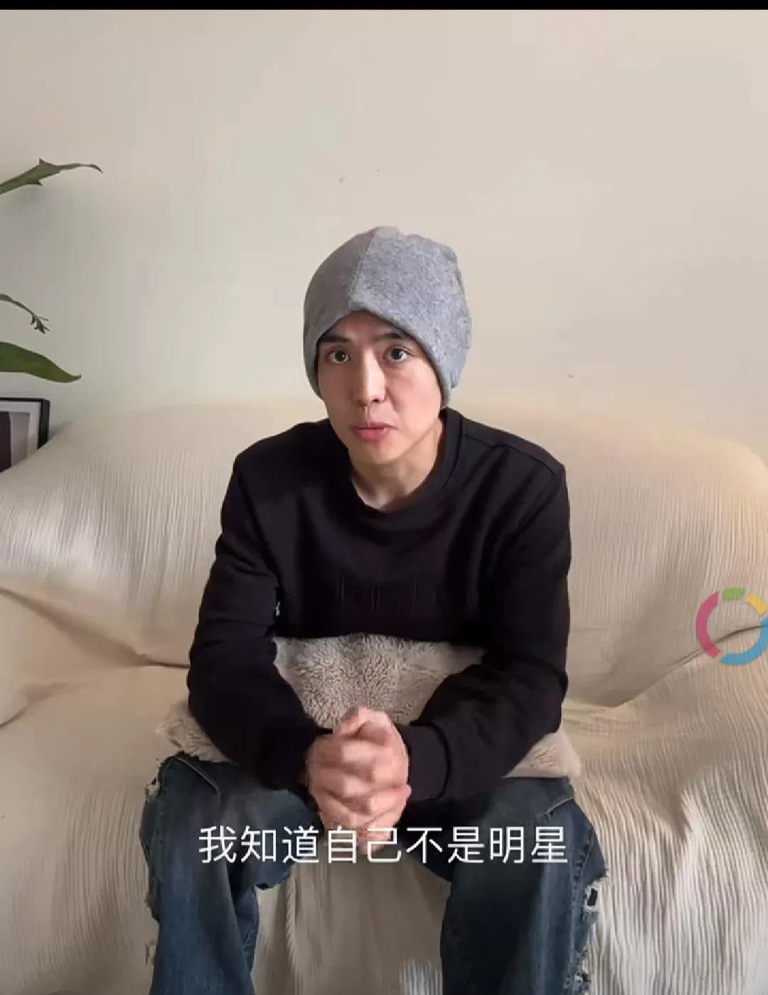 王星的眼神中依旧充斥着诸多惊恐，并且其目光始终在躲闪镜头，正常来讲演员是不会不敢