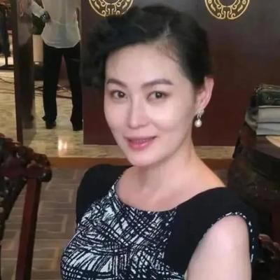 一次节目中，主持人问王思懿：“你演潘金莲的时候，你老公一点也不吃醋吗？”王思懿摇