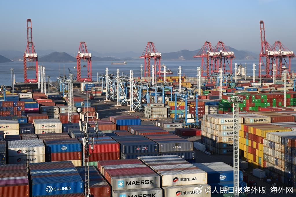 #海外网评#【首破45万亿元，中国外贸交出亮眼成绩单】中国2025年进出口总值超