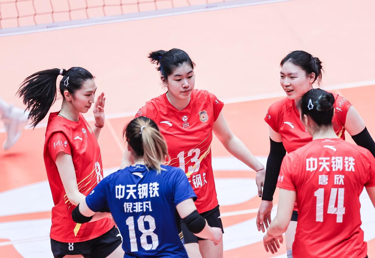 3月21日排超半决赛次回合，江苏女排主场3:0战胜天津，双方经过金局大战，江苏1