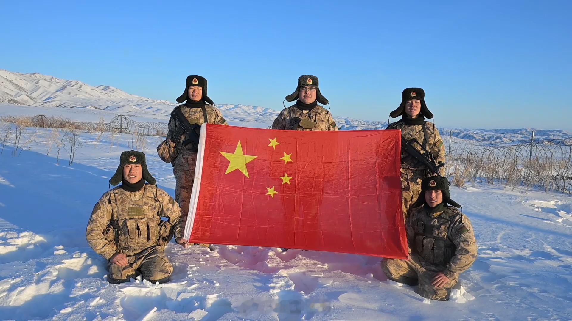 【严寒中边防军人坚守边防一线】近日，担负中哈边境巡逻任务的卡梅斯台边防连，在严寒