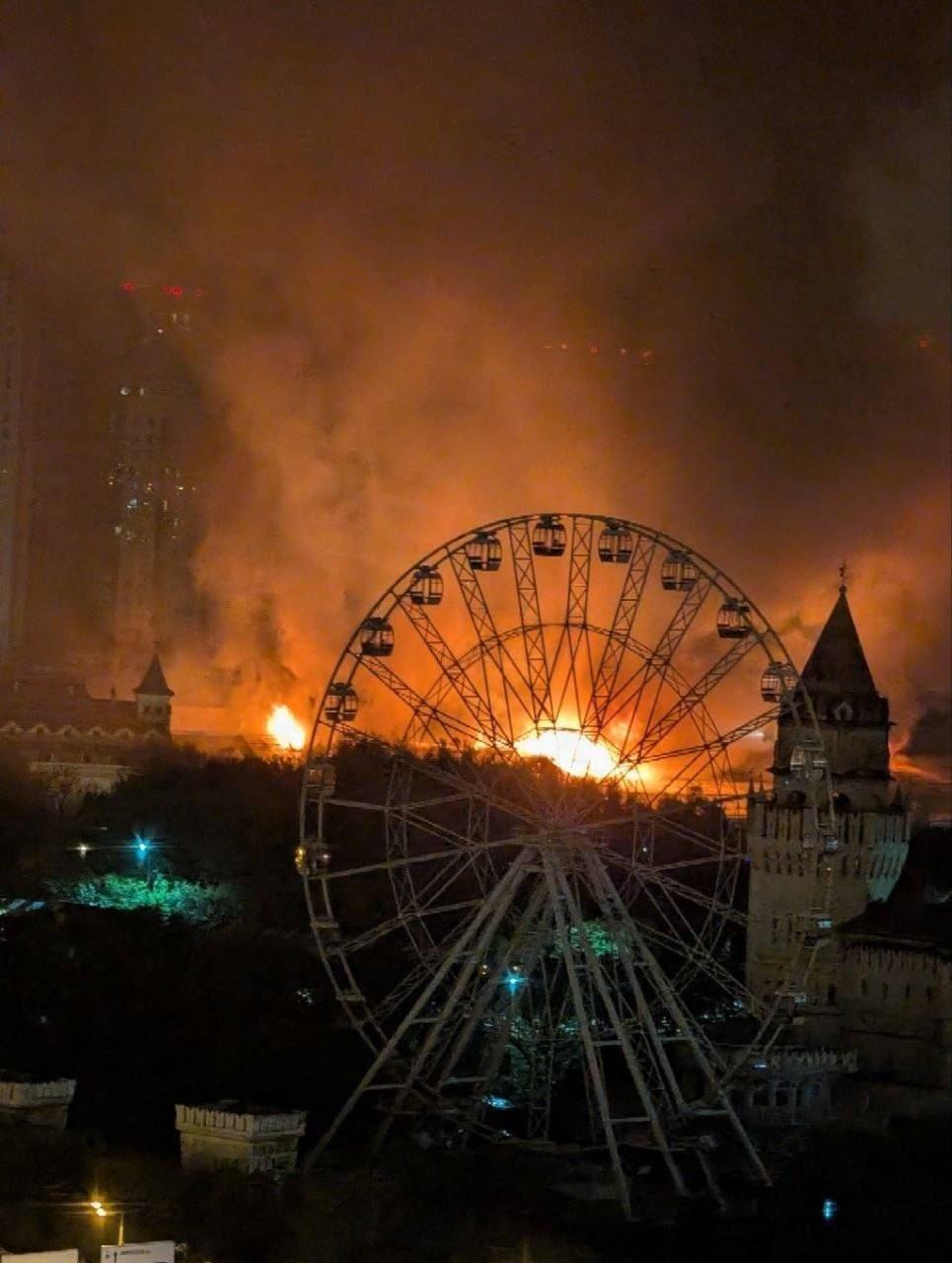 这是莫斯科的夜景，乌克兰260架无人机抵达俄罗斯。 