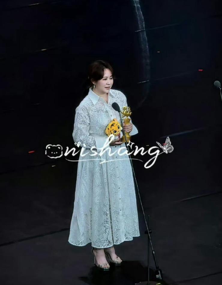 马丽最受大学生欢迎女演员 恭喜妈咪！ 