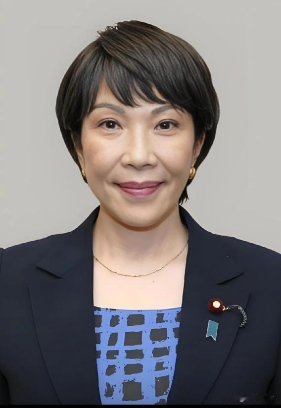 高市早苗这波提前大选，纯属“慌了神的政治豪赌”！明着是想巩固权力，实则全是为了逃