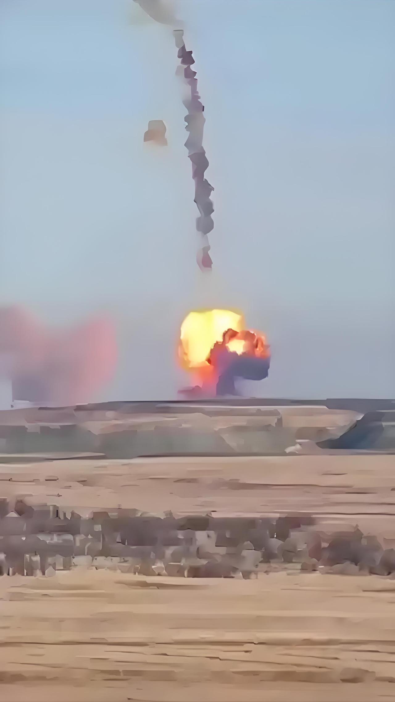 外媒报道，近日俄罗斯一枚洲际弹道导弹在试射过程中发射仅数秒后就发生爆炸。
真是流