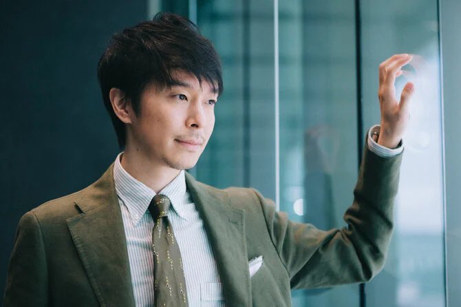日娱新闻绫濑遥 绫濑遥 长谷川博己 杂志《CREA》采访美图。 
