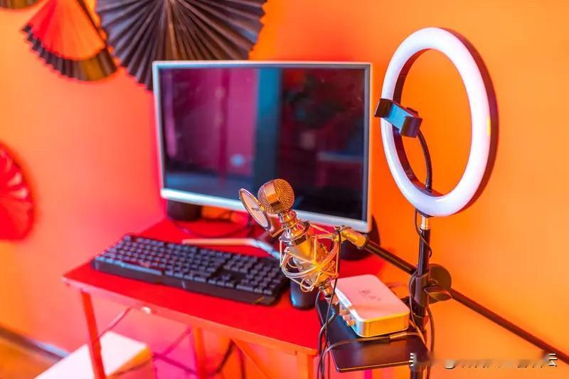 人做很多事情的出发点是对自己有没有用。

对自己没有用的东西就少花一点时间，
