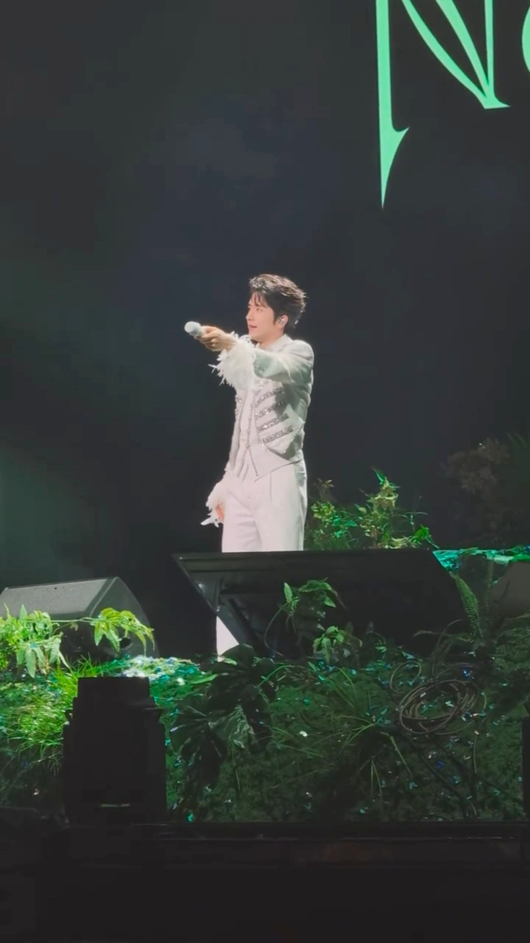 张新成的舞蹈好曼妙张新成还是太全能了谁被张新成的舞台狠狠惊艳到！舞姿舒展又曼妙，