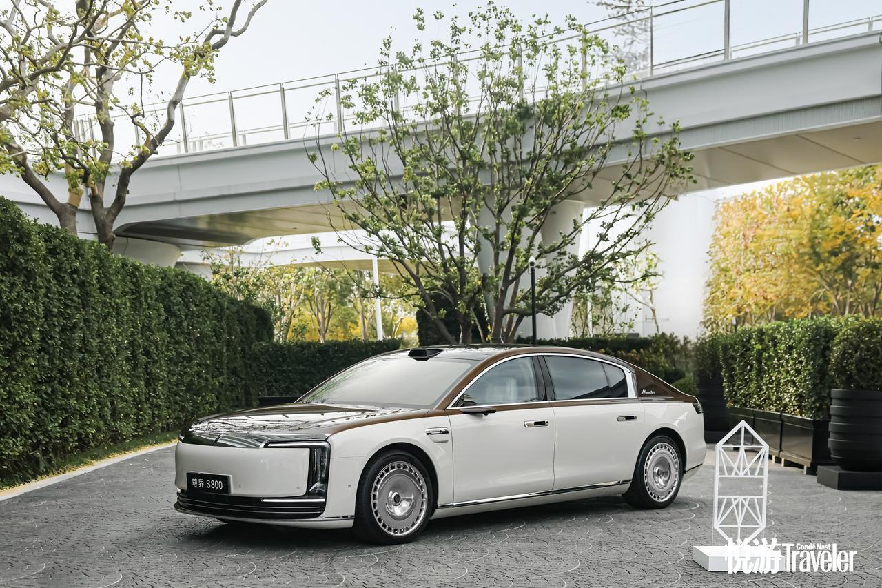 上海第二家华尔道夫开业！钟丽缇驾驶尊界S800亲自打卡
前滩华尔道夫开业果然够高