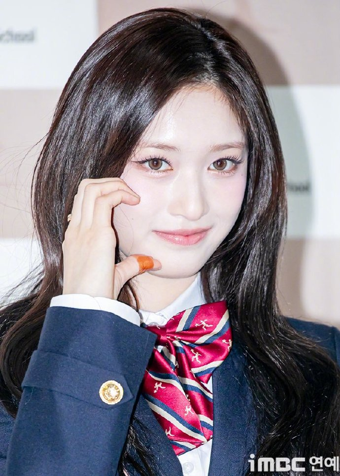 IVE LEESEO翰林艺高毕业典礼现场照 