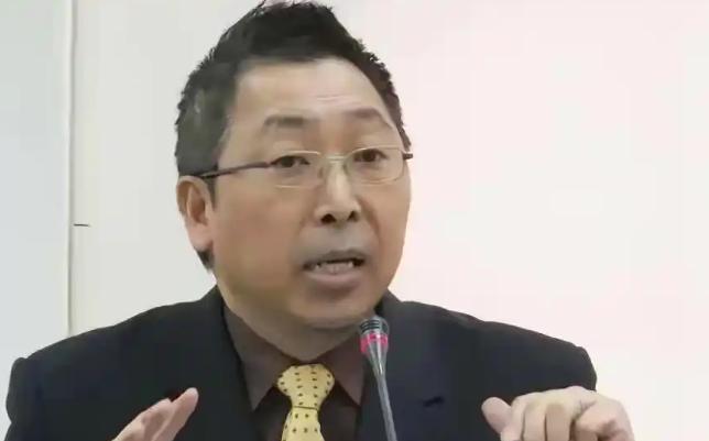 台湾名嘴唐湘龙曾表示：即便如今中国大陆在军事、经济、科技等领域实力雄厚，综合国力