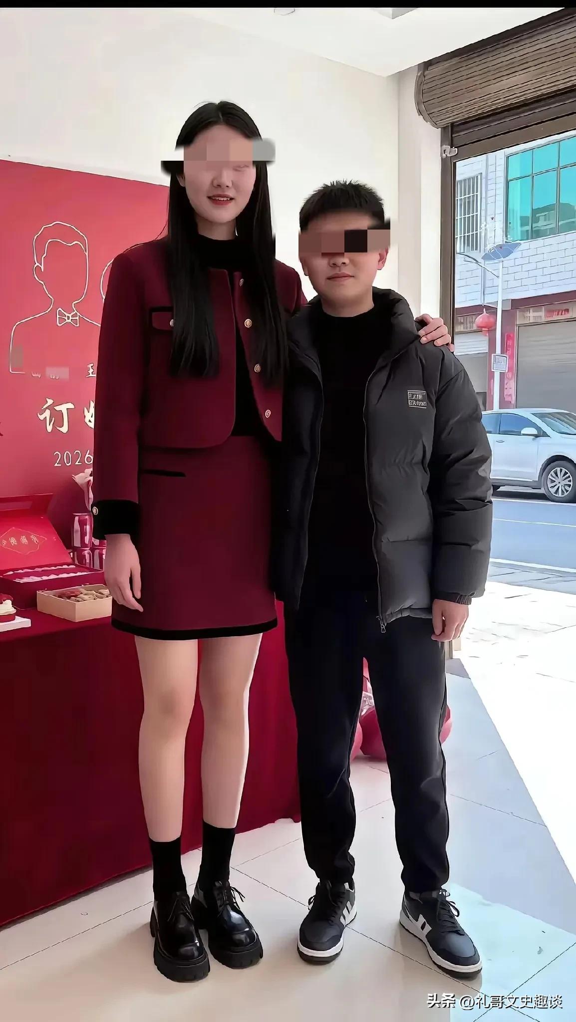 女儿订婚了，大妈却高兴不起来。邻居大妈家女儿今年订婚，对方彩礼出的高高的，礼品一