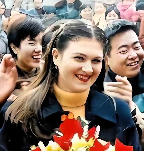 23岁乌克兰女子，远嫁给河南穷小伙，婚姻8年，生下3个儿子，但本该幸福美满的婚姻