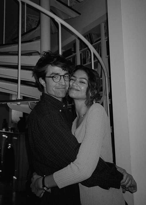 赞达亚 × 罗伯特·帕丁森 主演新片《爱情抓马》情人节营业大片 有点般配 