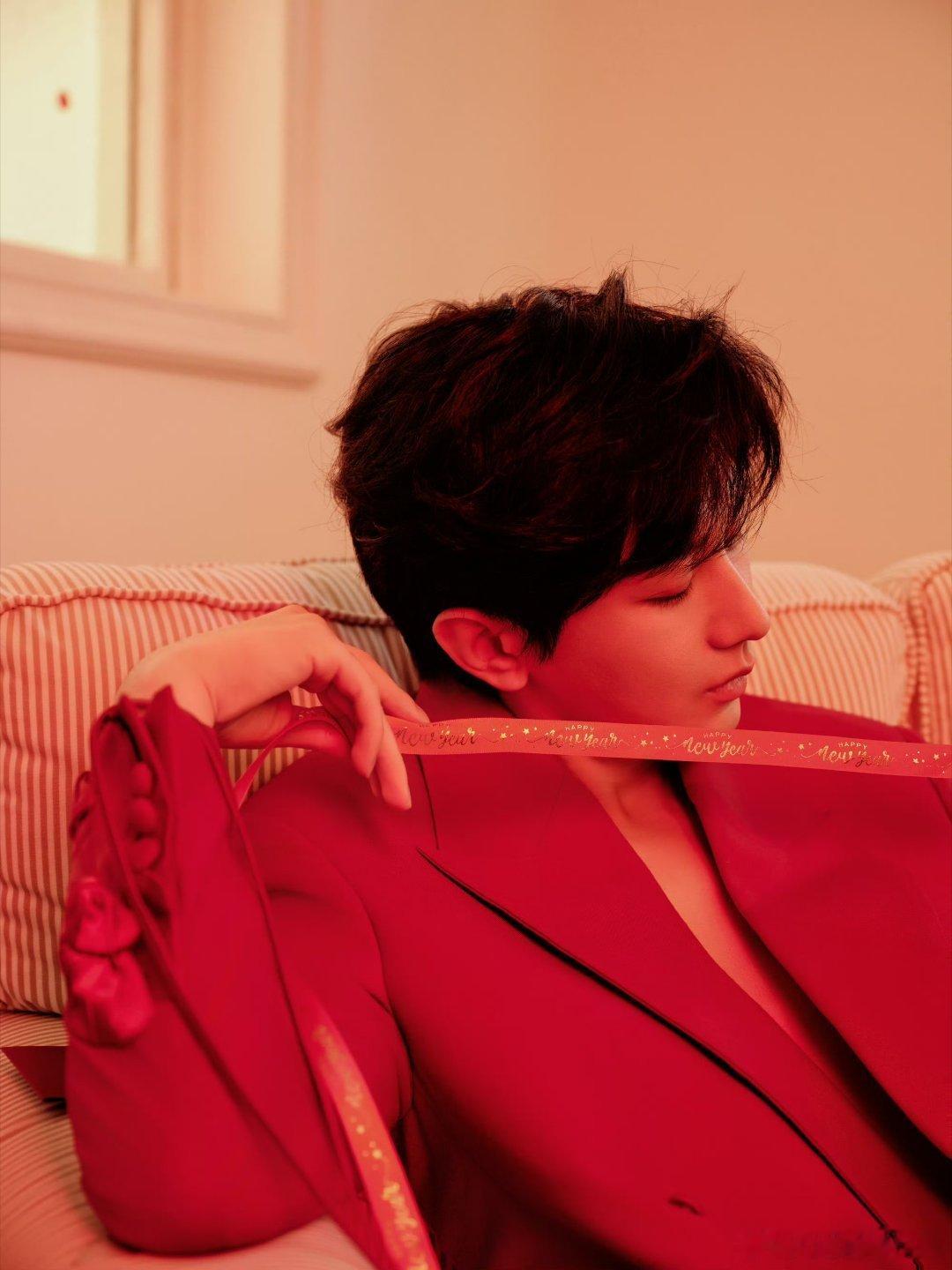 成毅卢云cy成毅成毅呀，他是我心中独一无二的存在，这喜欢简直深入骨髓了！就像对美