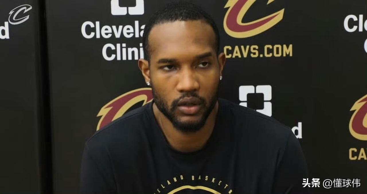 有登哥就是好！莫布利谈哈登：

“我必须确保自己的掩护质量。”

“让哈登可以解