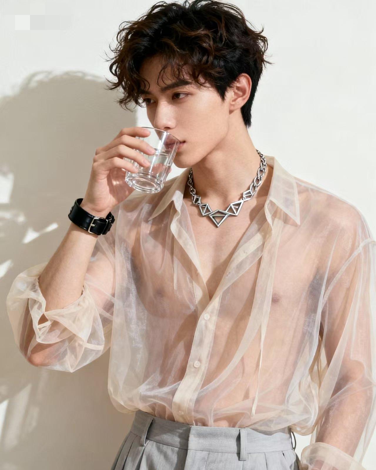 都知道真话往往很“逆耳”，假话听起来却常常让人“愉悦”。但是绝大多数人都喜欢听假