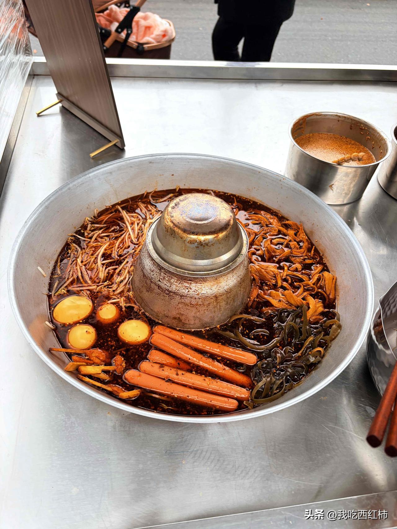 摆摊同行恶意竞争怎么破局
我看楼下没有卖阜阳卷馍的，想着自己爱吃，就去学了，刚卖