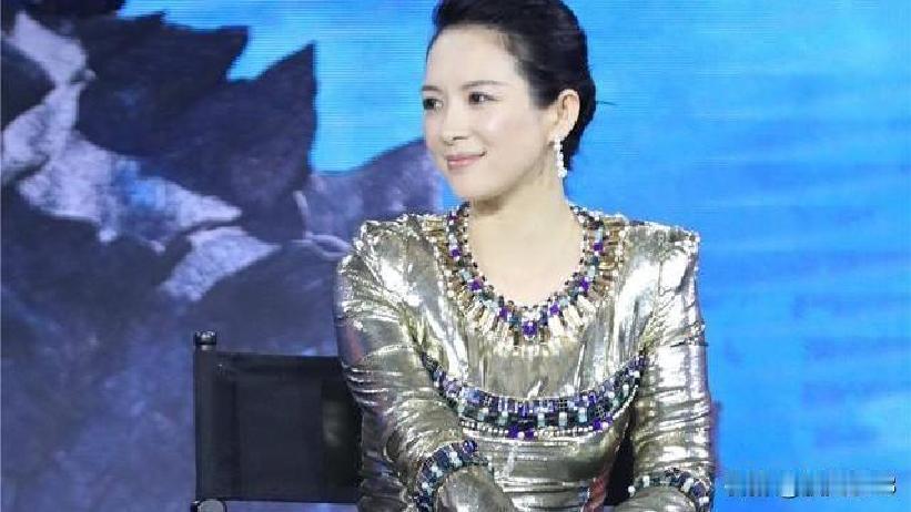 话说章子怡这身材，总能让人眼前一亮，从年轻时那股子苗条劲儿，到现在46岁还这么有