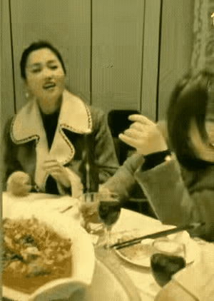 姑娘，你能把啤酒浆都给套出来，你是高手啊[捂脸]
搞笑段子