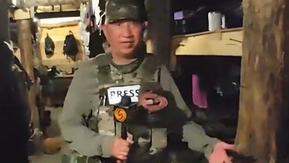 凤凰新闻【凤凰记者探访俄攻坚部队营地：离地面两三米左右，烧着炉子防潮】经过8个多