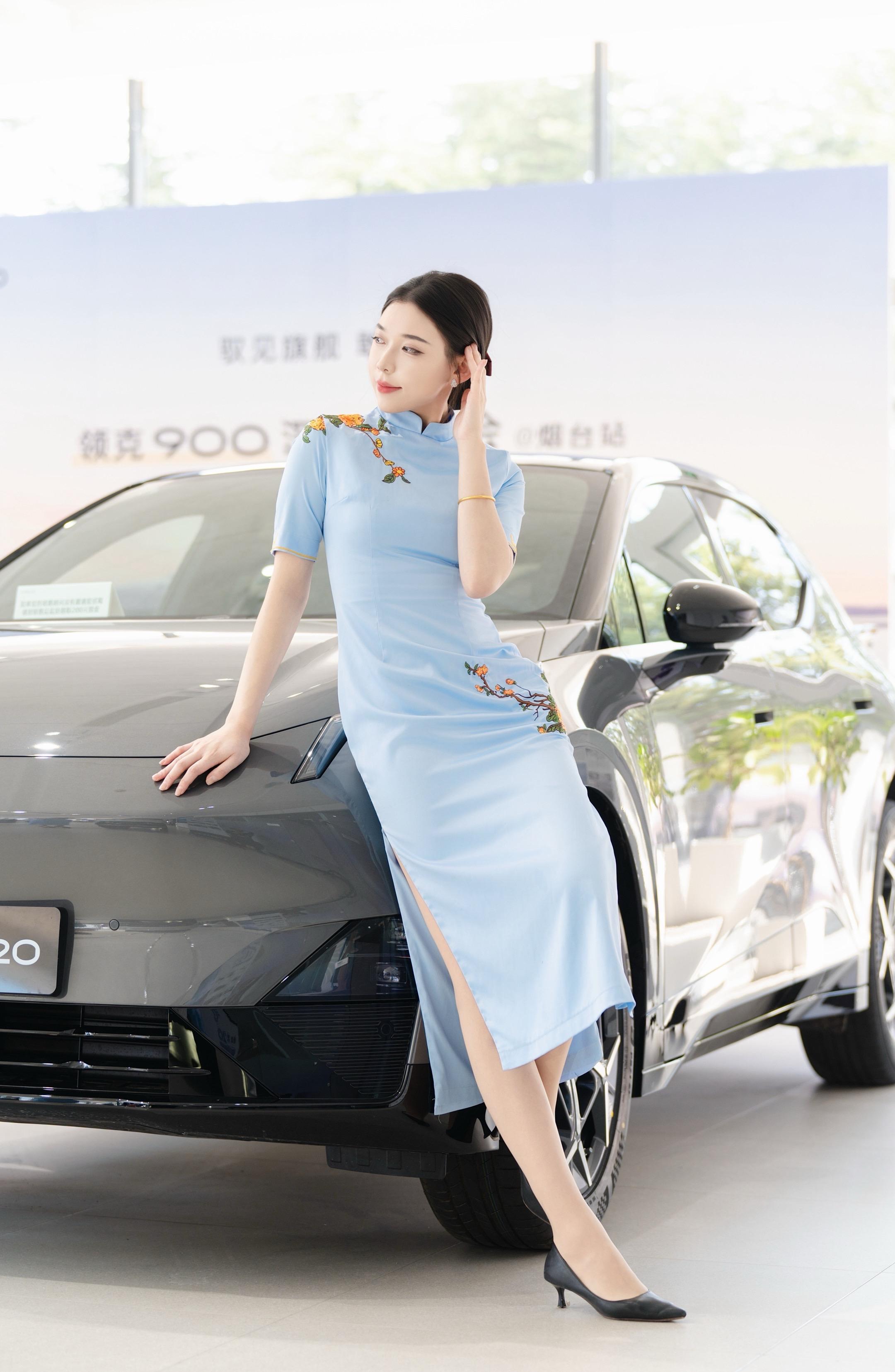 一位爱听dj的茶艺师。