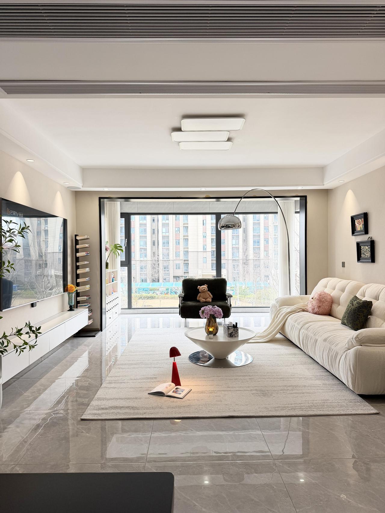 有个这样的家，再也不用羡慕别人
套内118平的简约风小家，装修历时半年。
硬装1