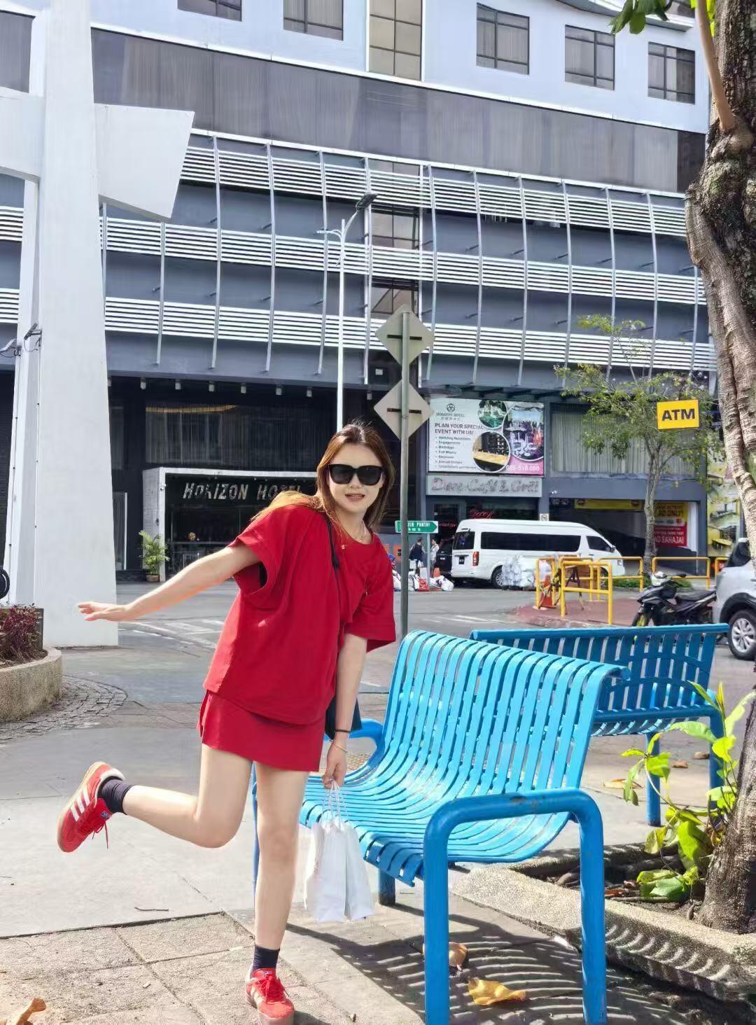 不得不说红色真的好出片