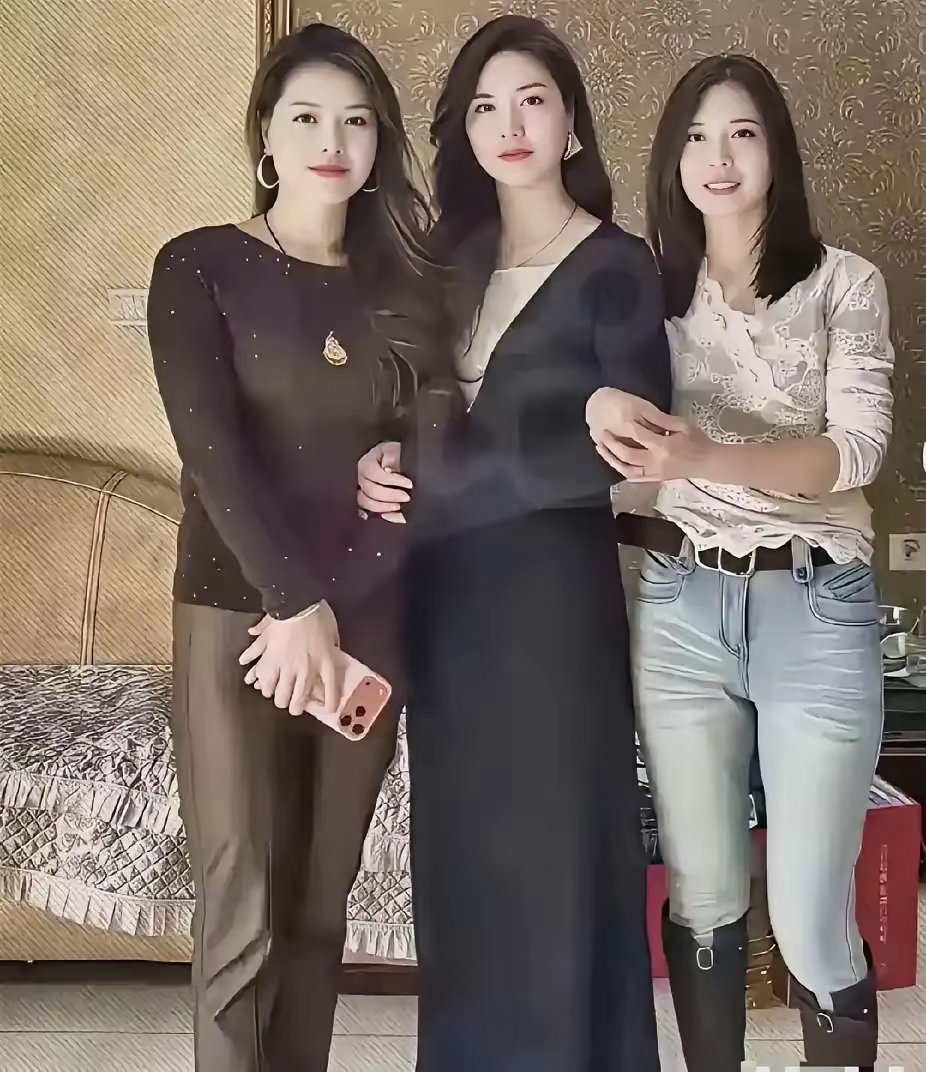 三个美女，哪个适合当老婆过日子 
