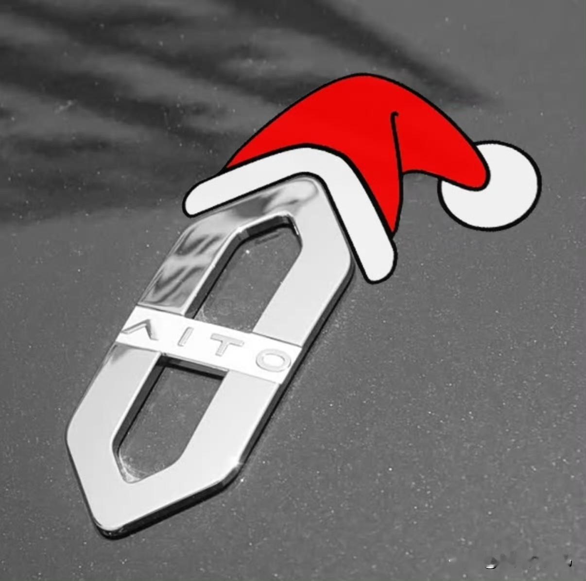 快要圣诞节了，看很多车都开始带起了圣诞小帽子，怪有意思的 ​