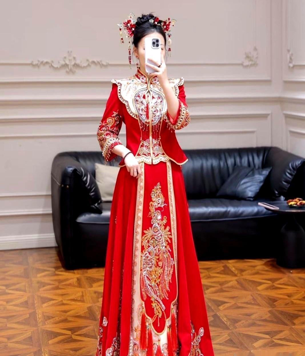 广州小伙花近三十万把婚礼办到位，结果新娘坚决不去领证。
相亲全靠女方妈推进，彩礼