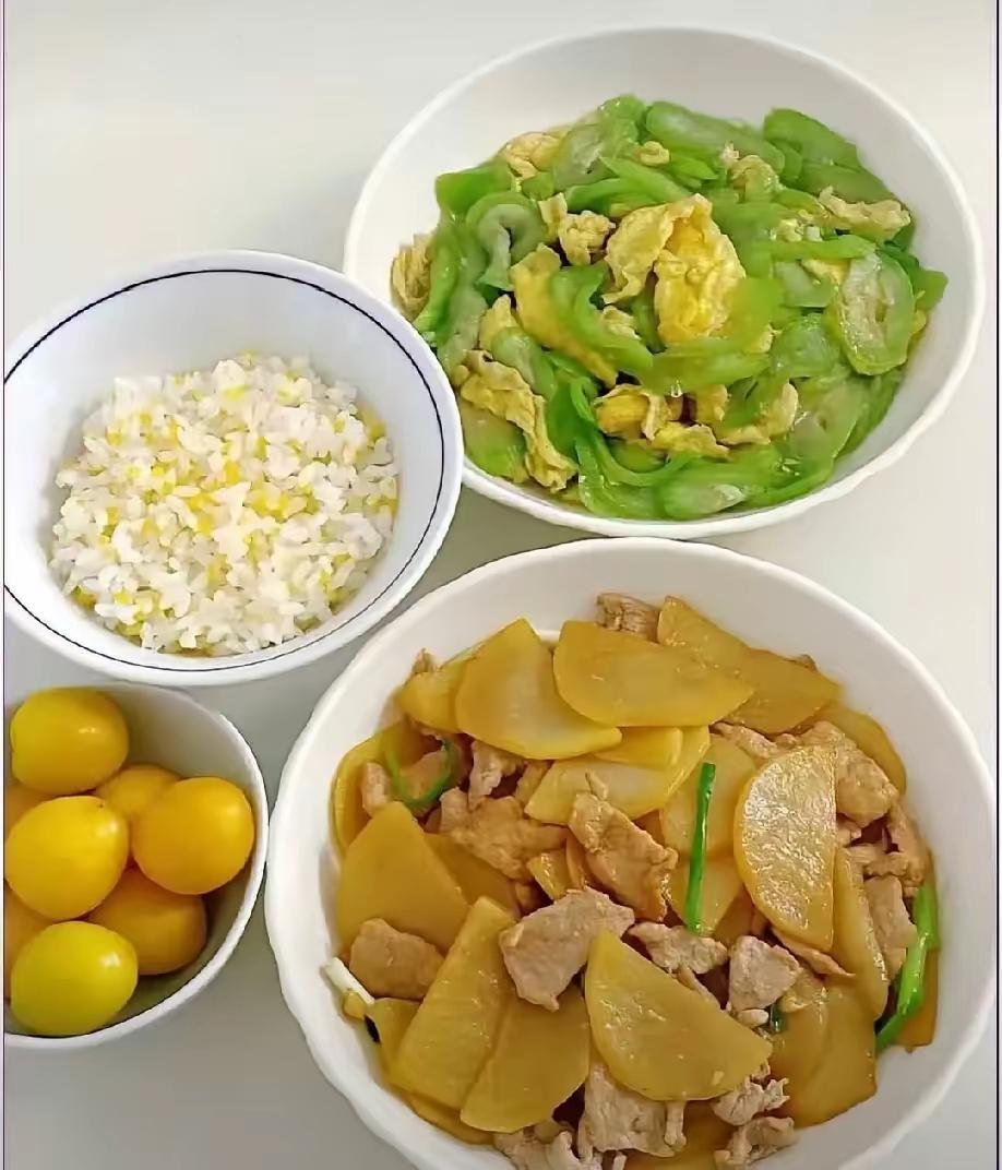 最清醒的公婆：看懂儿媳的无声疏远，默默退场，不拖不闹，体面又心酸
 
孙子上小学