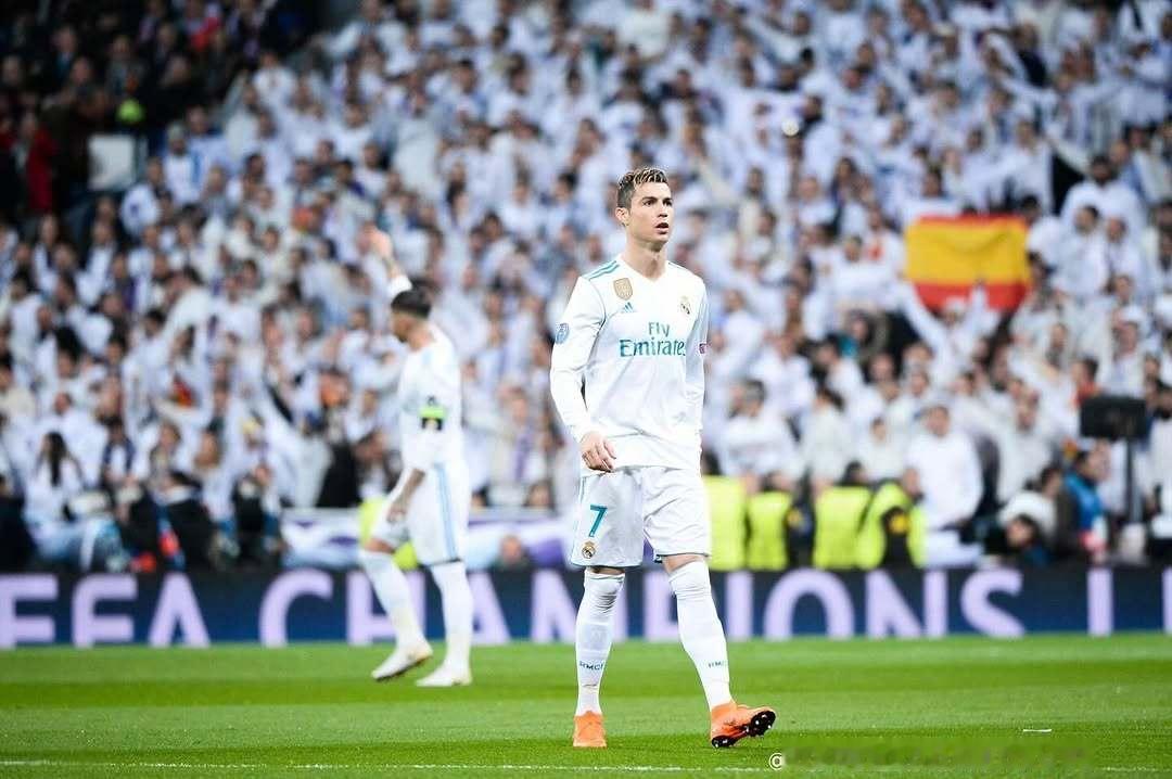 C罗c罗 白得发光哦 