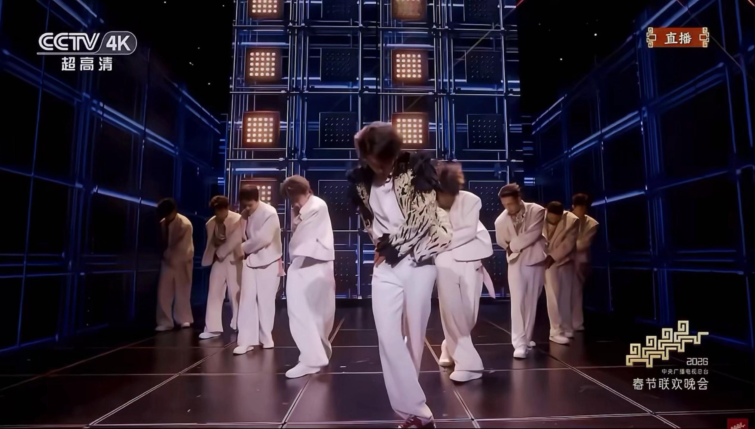 啊啊啊啊，王一博开场帅炸了！！！反复观看！！！ 