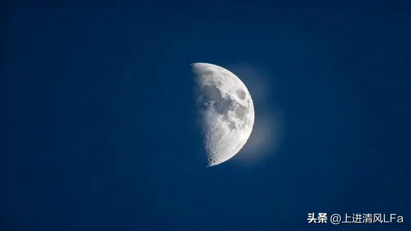 2026年3月10日，月亮带来的人际与情绪能量较强，这天对水瓶座来说也有独特运势