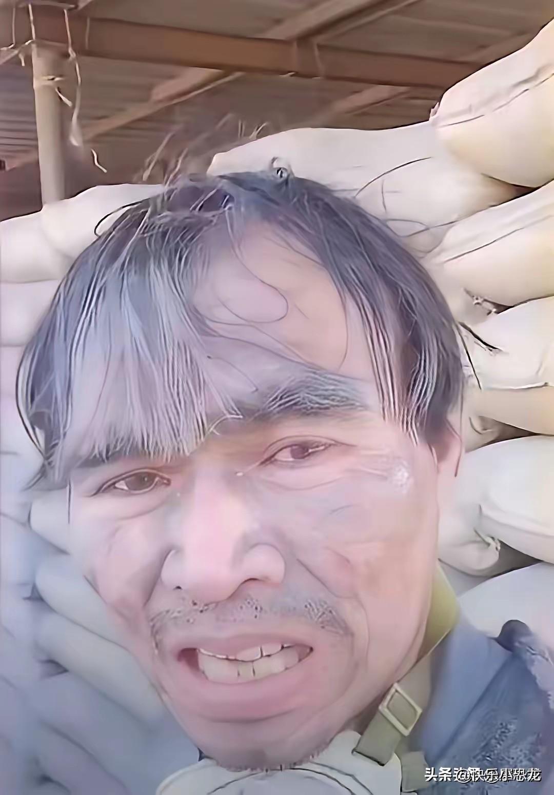 太心酸了！女子装修二手房想省点钱，找师傅背水泥上楼，对方要价一袋6元，她还到了5