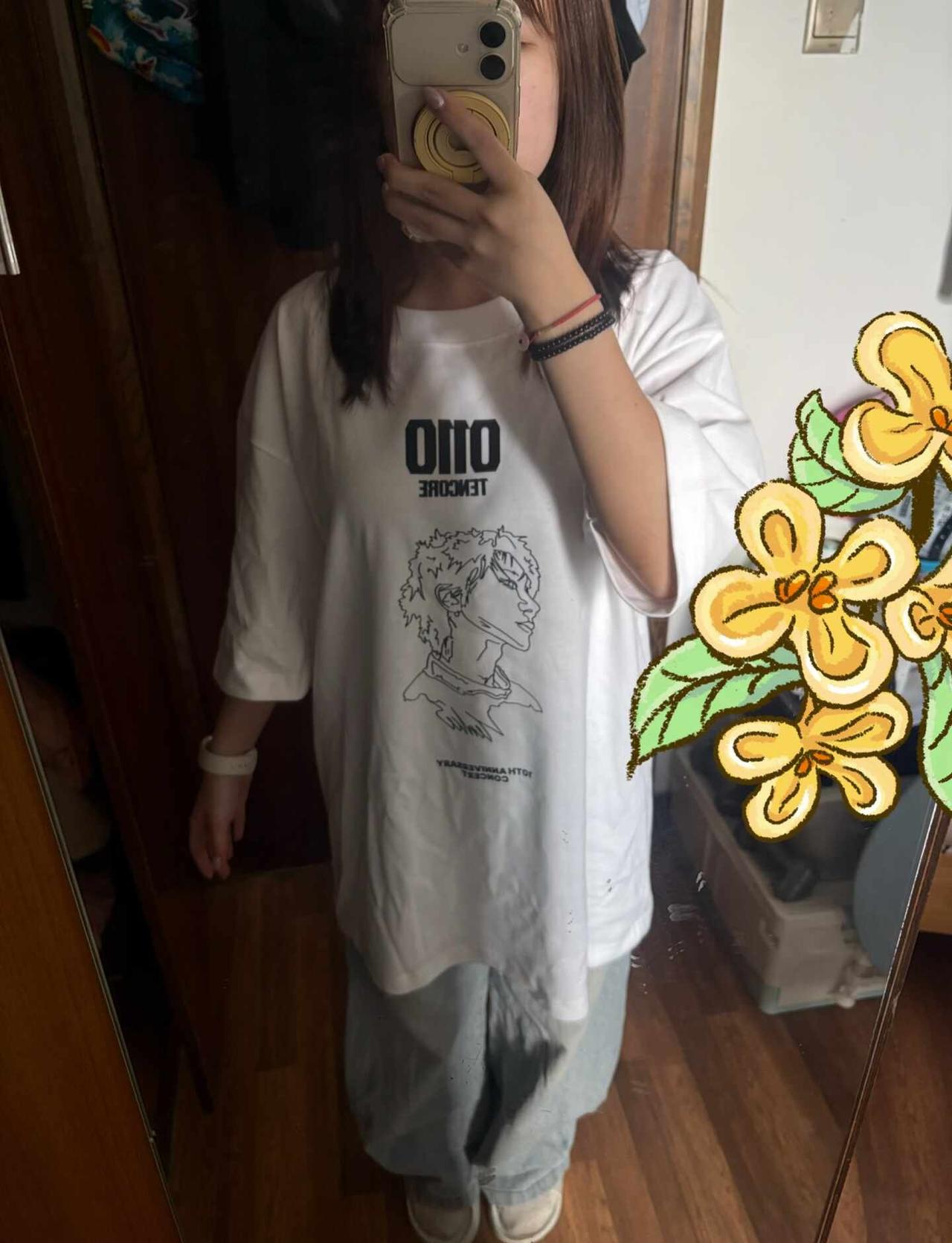李永钦你cody能不能借我
此T恤均码在本身矮155身上一点也不友好啊啊啊！
本