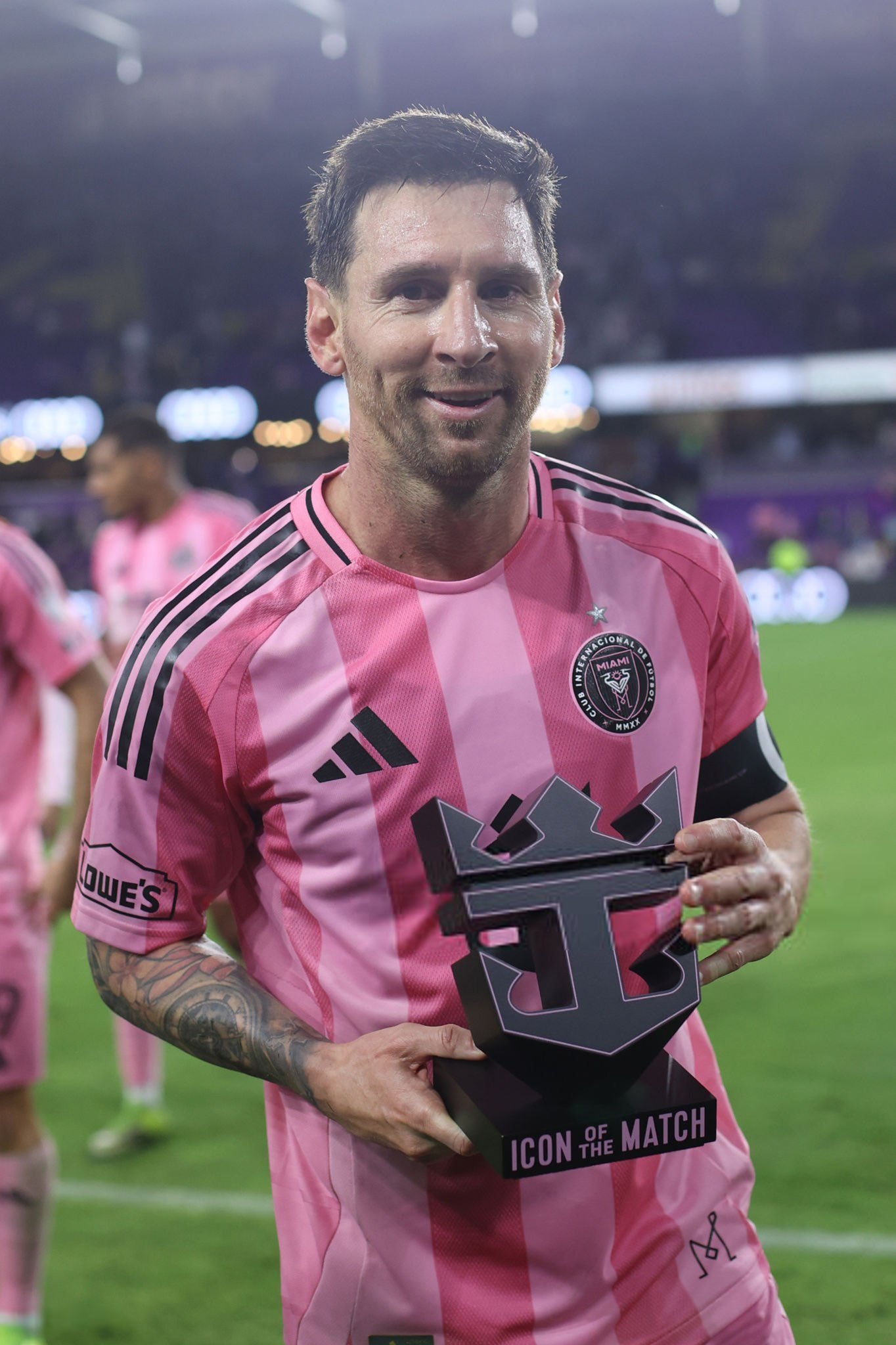 梅西凭借两粒进球和一次助攻荣膺全场最佳球员！⚽️⚽️🅰️梅西奥兰多城vs迈阿密