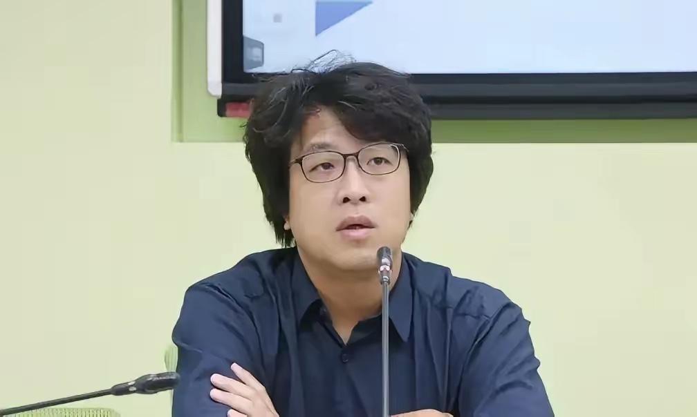 真是毫无底线！川普刚表态反对分裂独立，台独分子就立刻跳出来挑衅！

真的被岛内某