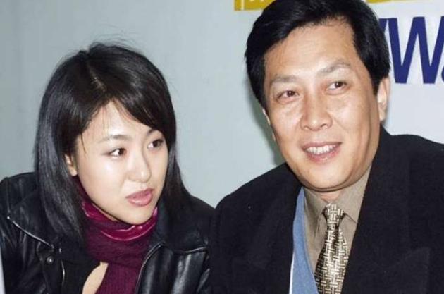 老戏骨唐国强的亲闺女唐莉如今四十出头，谁能想到，这位本该风光无限的星二代，生活居