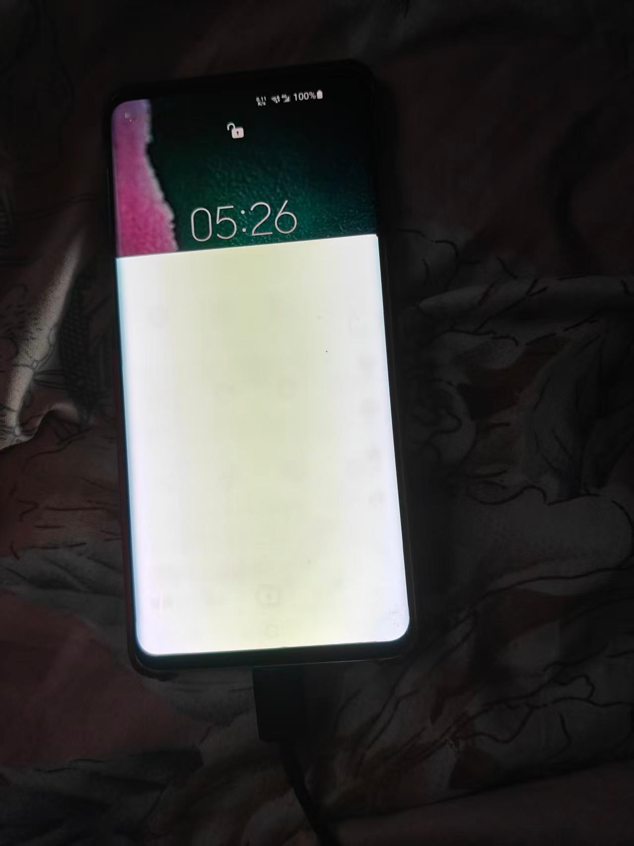 家人的手机屏幕摔坏了，远程教学怎么连接电脑导数据，5分钟就能搞定的事情，一小时都