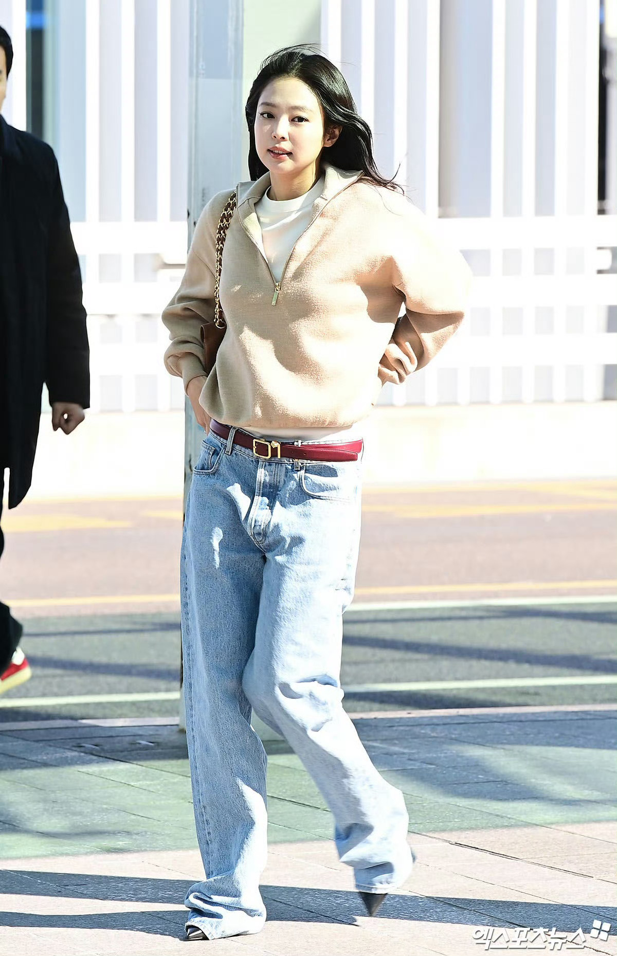 Jennie出发巴黎时装周CHANEL2026秋冬大秀超季上身2026高级手工坊