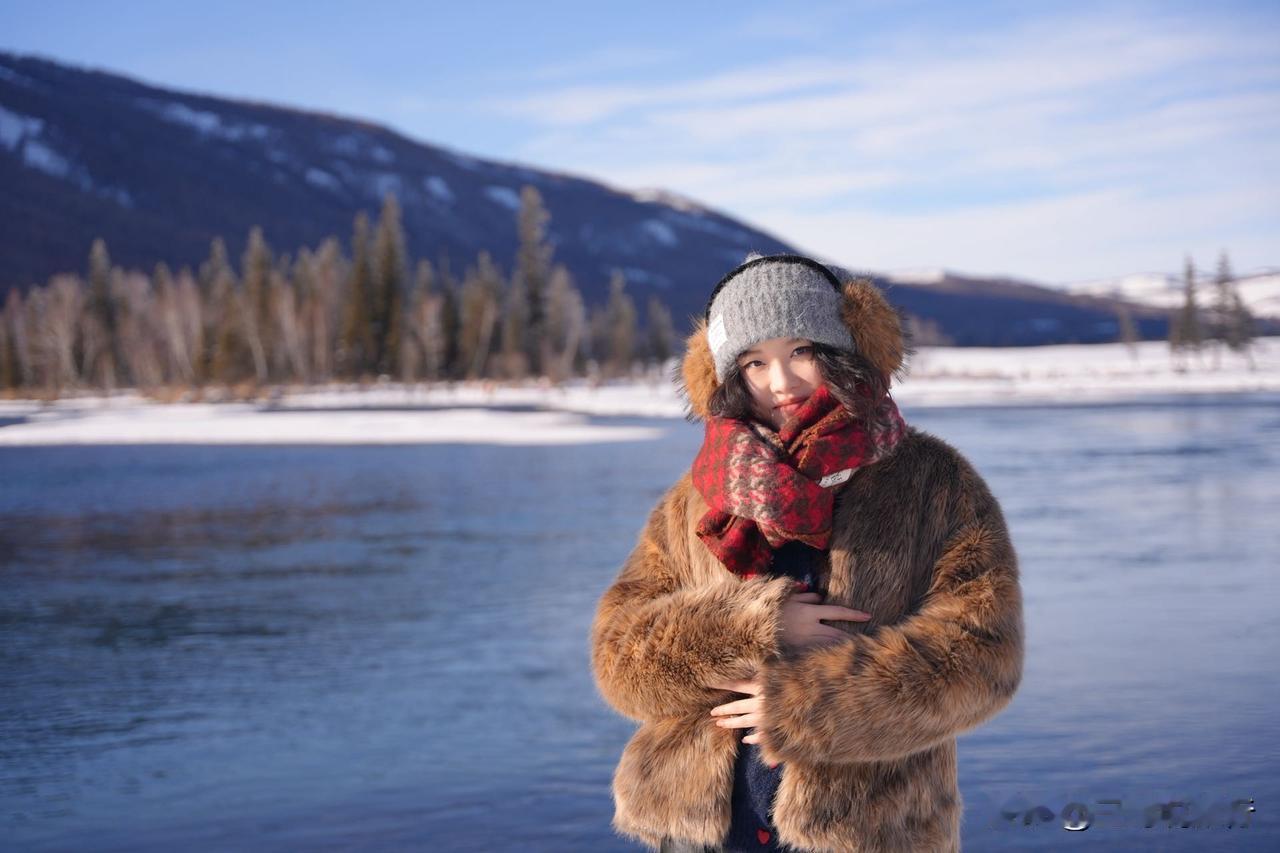 喀纳斯的冬天，赴一场冰雪之约
       当雪落满喀纳斯的山林，这里便成了现实